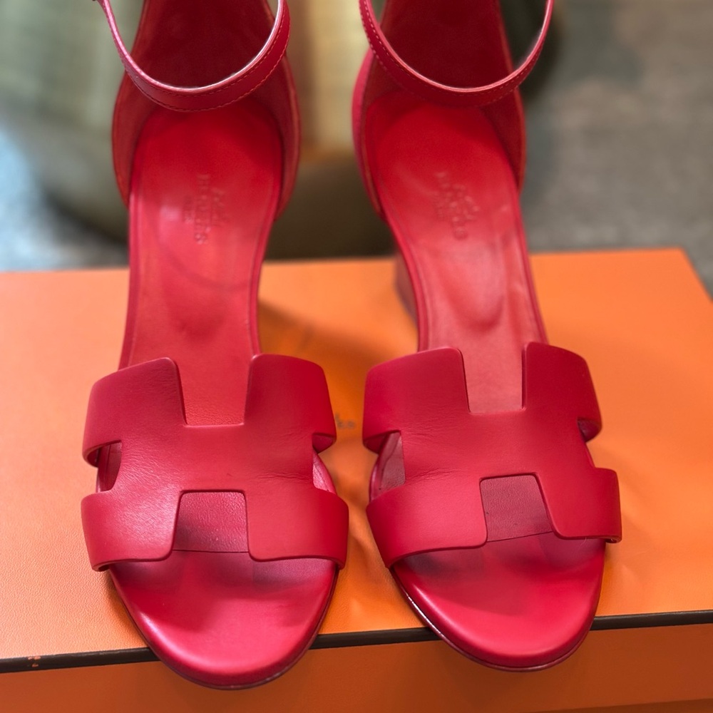 Hermes Red Sandals Vibrant H-Strap Design
